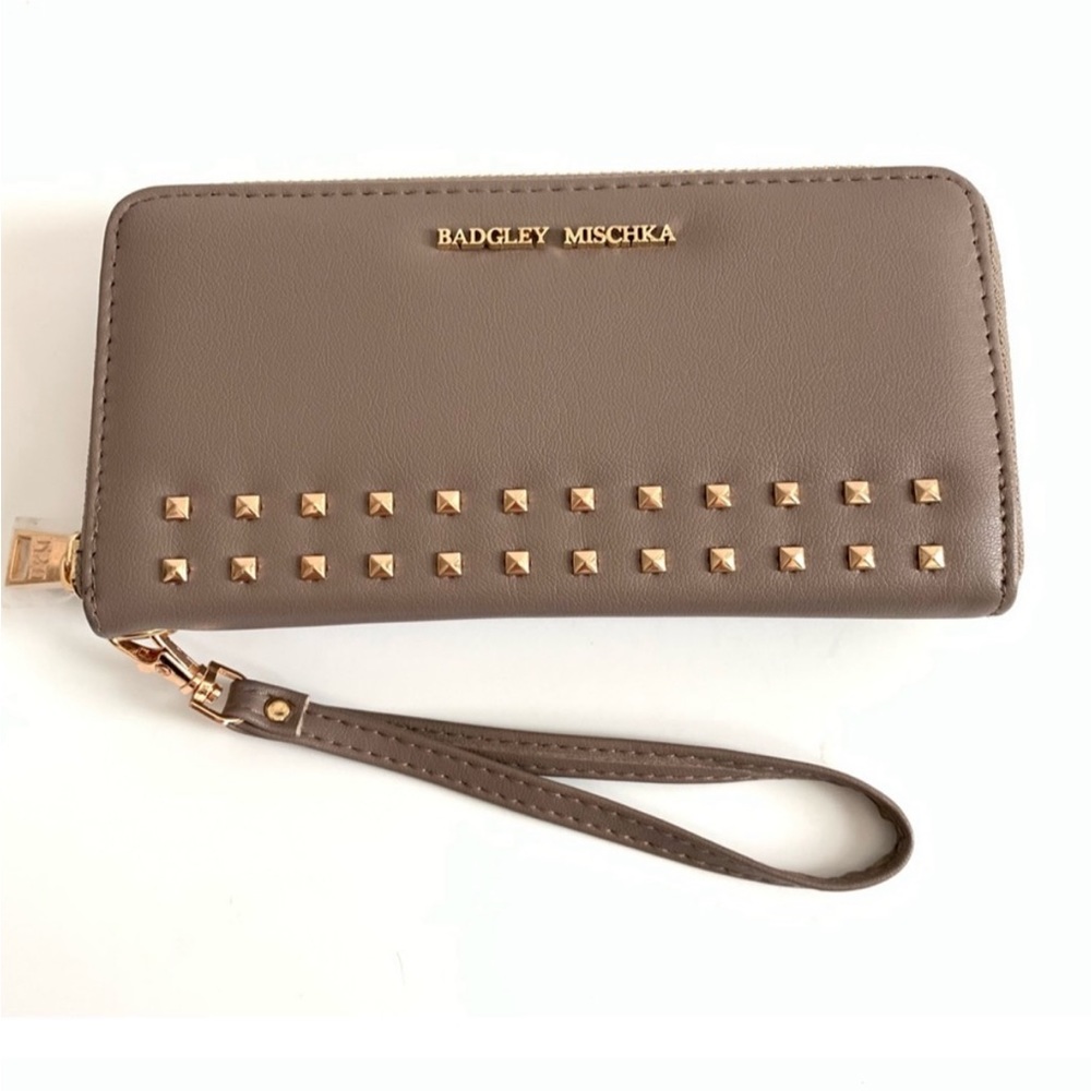 NEW•Badgley Mischka•Taupe Beige Wallet & Gold Stud Accents